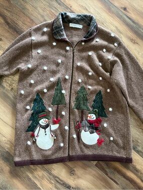 Victoria Jones Woman Brown Zip-Up Holiday Snowman Cardigan with Green Trees
